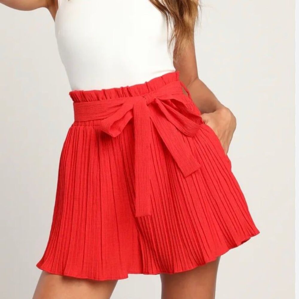 NWT Lulus plisse pleaed shorts
